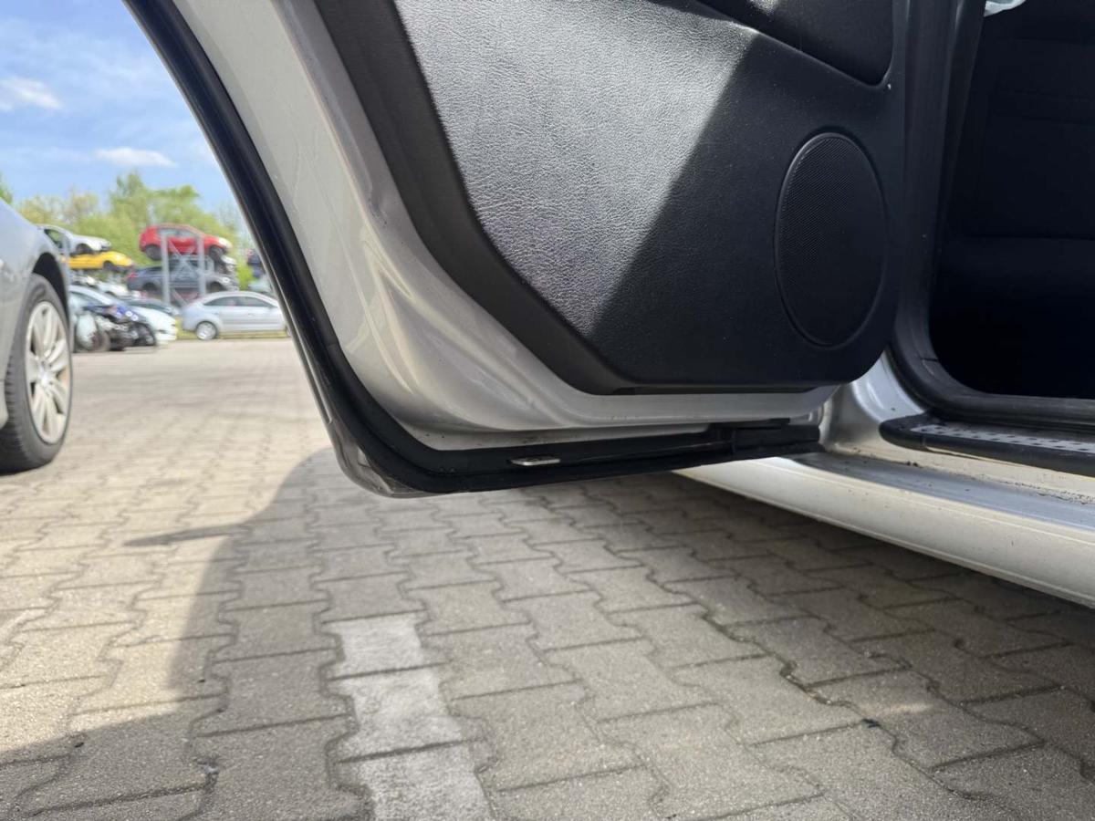 VW Bora original T&uuml;r hinten links LA7W Reflexsilber Limousine Rohbau Bj.2002
